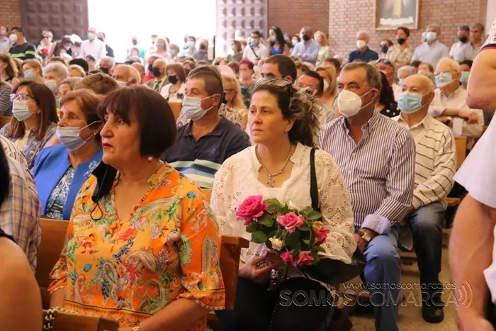 Misa de Santa Rita presidida por el obispo y bendición de las rosas (38)