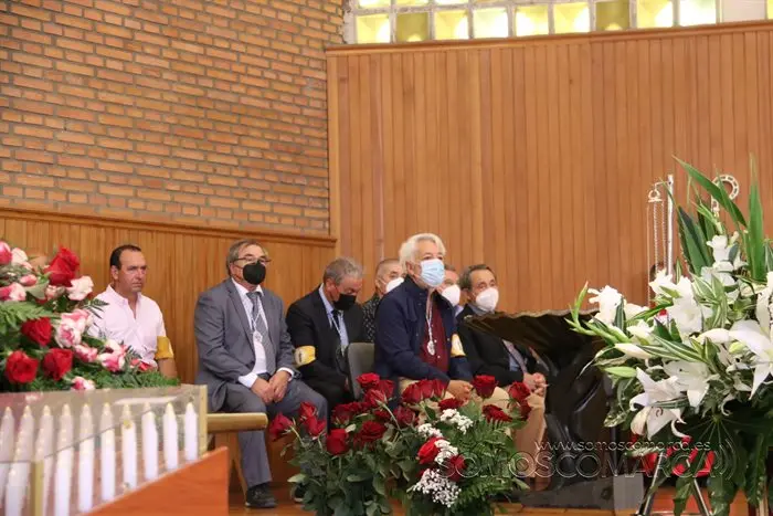 Misa de Santa Rita presidida por el obispo y bendición de las rosas (39)