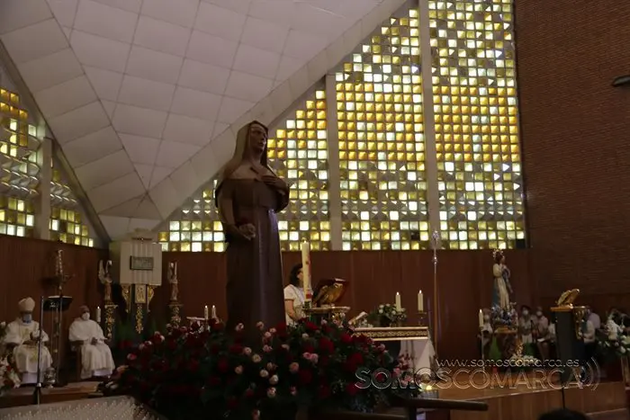 Misa de Santa Rita presidida por el obispo y bendición de las rosas (52)