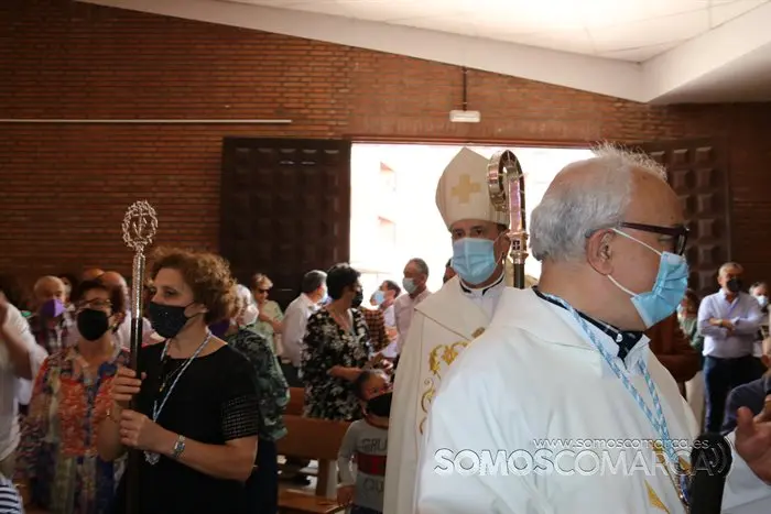 Misa de Santa Rita presidida por el obispo y bendición de las rosas (60)