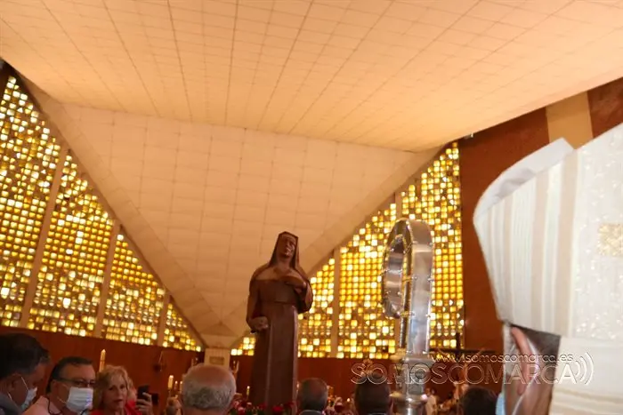 Misa de Santa Rita presidida por el obispo y bendición de las rosas (62)