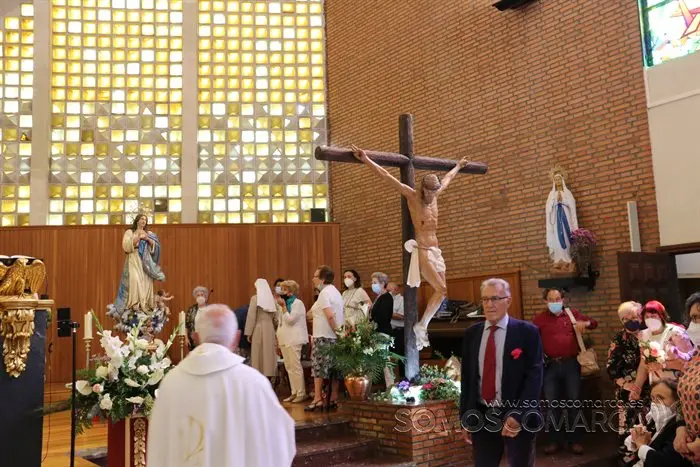 Misa de Santa Rita presidida por el obispo y bendición de las rosas (64)