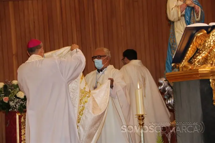 Misa de Santa Rita presidida por el obispo y bendición de las rosas (67)