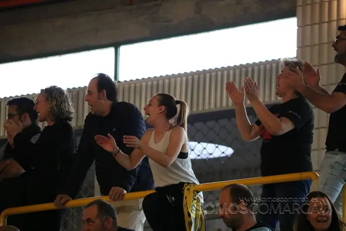 Encuejntro entre el Rua Valdeorras Futbol Sala y el Atlético Arnia 2-2 (11)