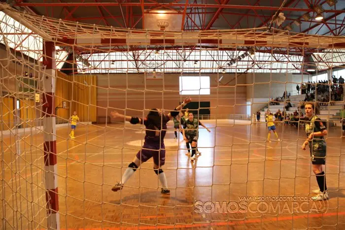Encuejntro entre el Rua Valdeorras Futbol Sala y el Atlético Arnia 2-2 (15)