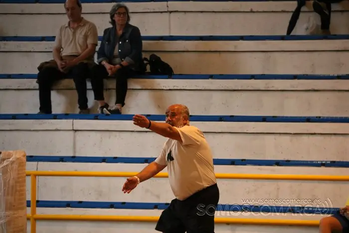 Encuejntro entre el Rua Valdeorras Futbol Sala y el Atlético Arnia 2-2 (32)