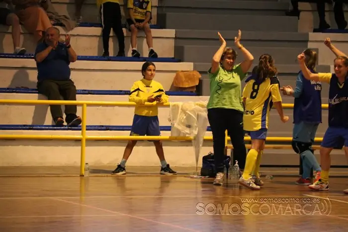 Encuejntro entre el Rua Valdeorras Futbol Sala y el Atlético Arnia 2-2 (43)
