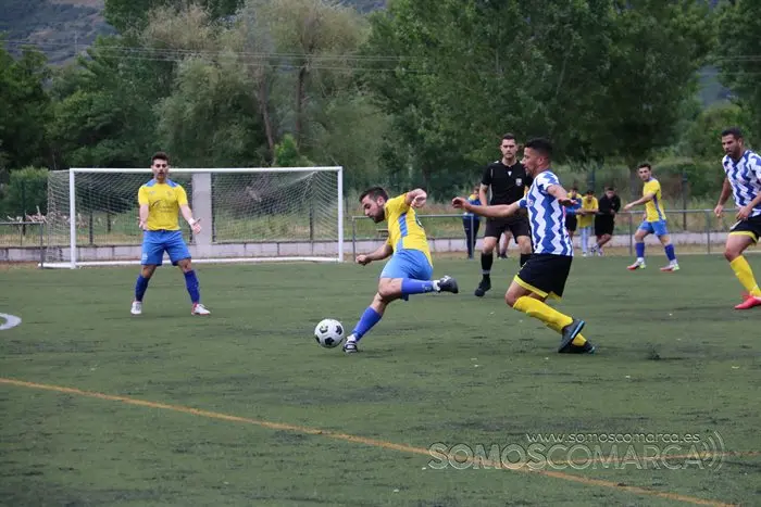 El Rúa a un paso del ascenso tras ganar los penaltis (21)