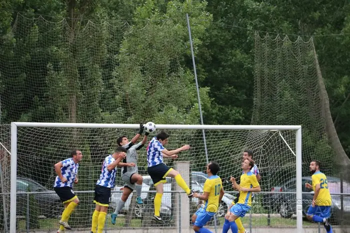 El Rúa a un paso del ascenso tras ganar los penaltis (34)
