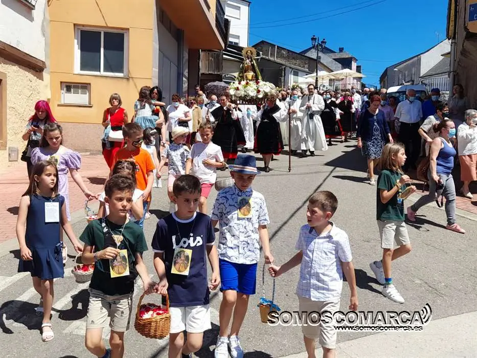 somoscomarca_rubia_procesion_ascension_niños_flores