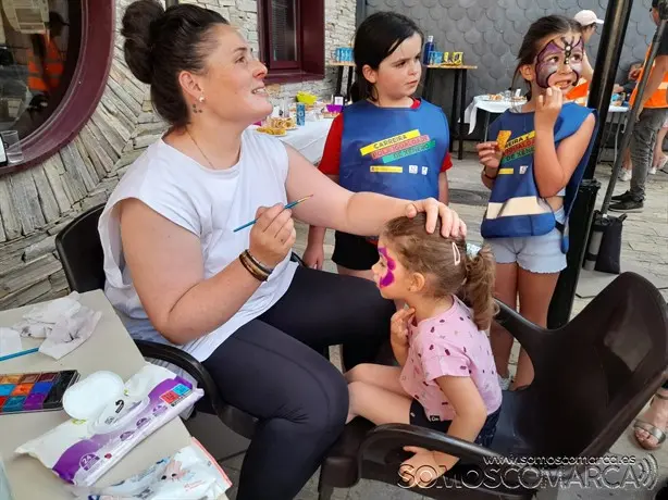 somoscomarca_carballeda_segurdiadvial_actividad_niños_pintacaras_2022_05_28