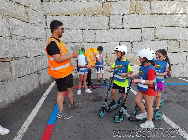 somoscomarca_carballeda_segurdiadvial_actividad_niños_patinetes_bicicleta_controldeaocholemia_2022_05_28