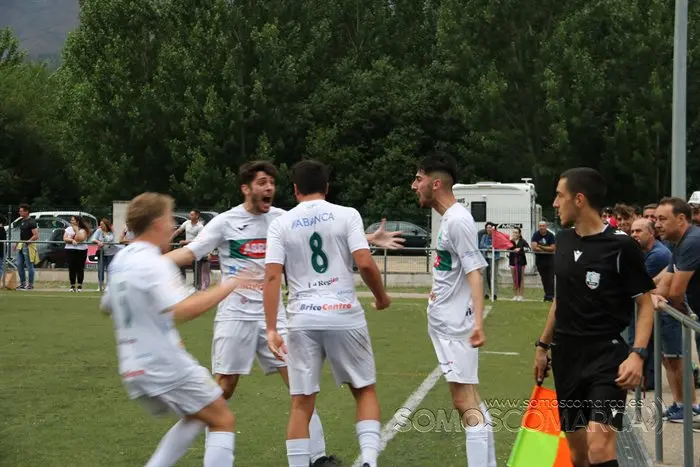 El ascenso no pudo ser el Pabellón se impuso al Rúa (27)