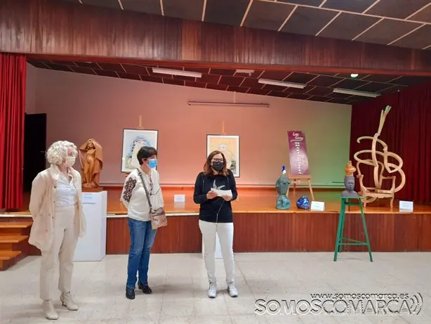 somoscomarca_iesmartaguisela_exposicion_arte_pintura_cuadros_presentacion_direcion_2022_06_1