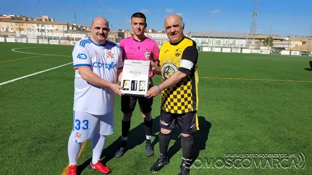 somoscomarca_torneo_ciudaddelalhambra_veteranosarua_cdrua_entrega_regalos__2022_06_04