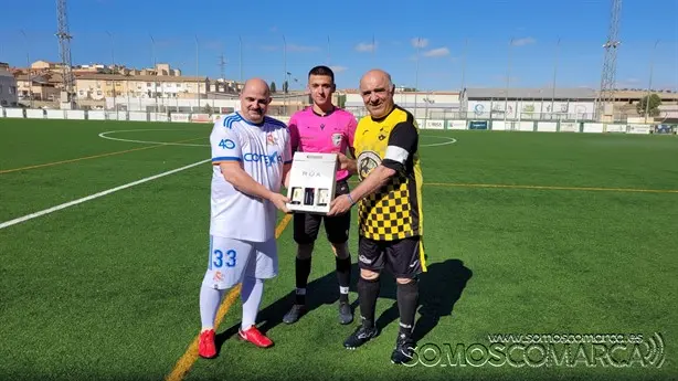 somoscomarca_torneo_ciudaddelalhambra_veteranosarua_cdrua_entrega_regalos__2022_06_04
