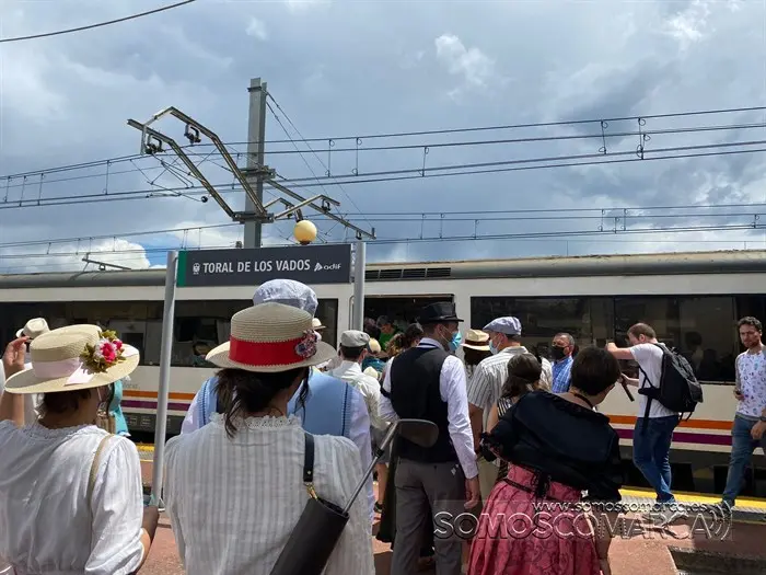 toral en tren llega a vilamartín (13)