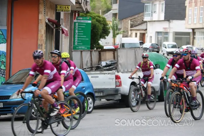 Los trabajadores de CupaGroup recorren Valdeorras en bicicleta (5)