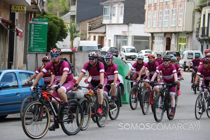 Los trabajadores de CupaGroup recorren Valdeorras en bicicleta (6)