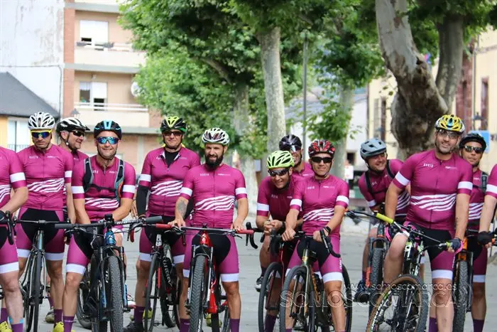 Los trabajadores de CupaGroup recorren Valdeorras en bicicleta (14)
