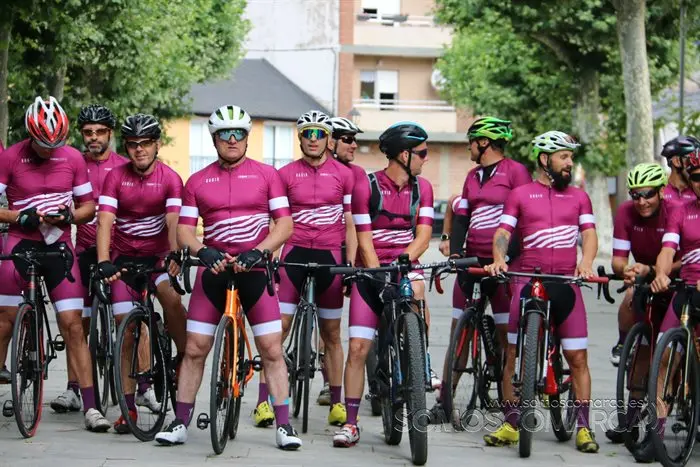 Los trabajadores de CupaGroup recorren Valdeorras en bicicleta (13)