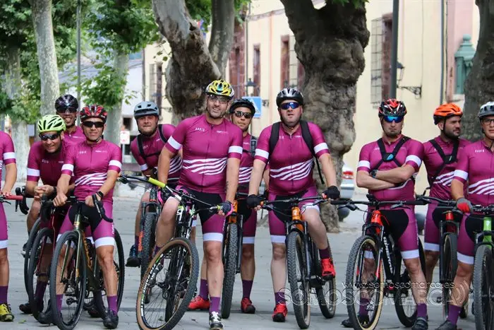 Los trabajadores de CupaGroup recorren Valdeorras en bicicleta (15)