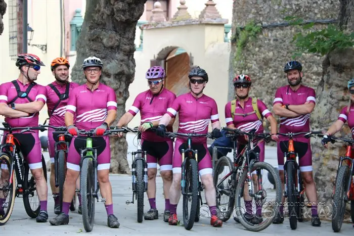 Los trabajadores de CupaGroup recorren Valdeorras en bicicleta (17)