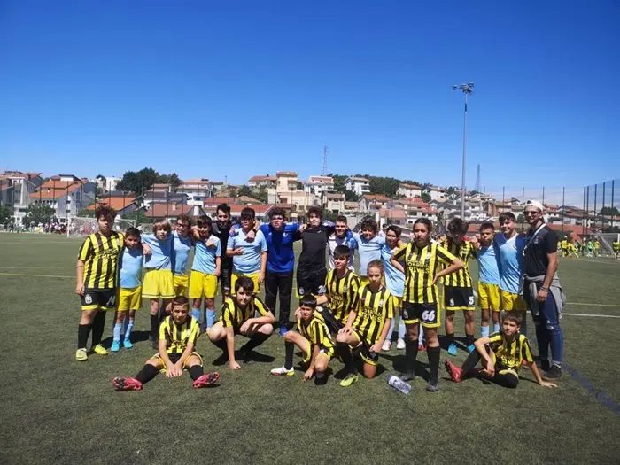 As escolas do Trives participan no torneo internacional Crescer Jogando de Braganza (3)