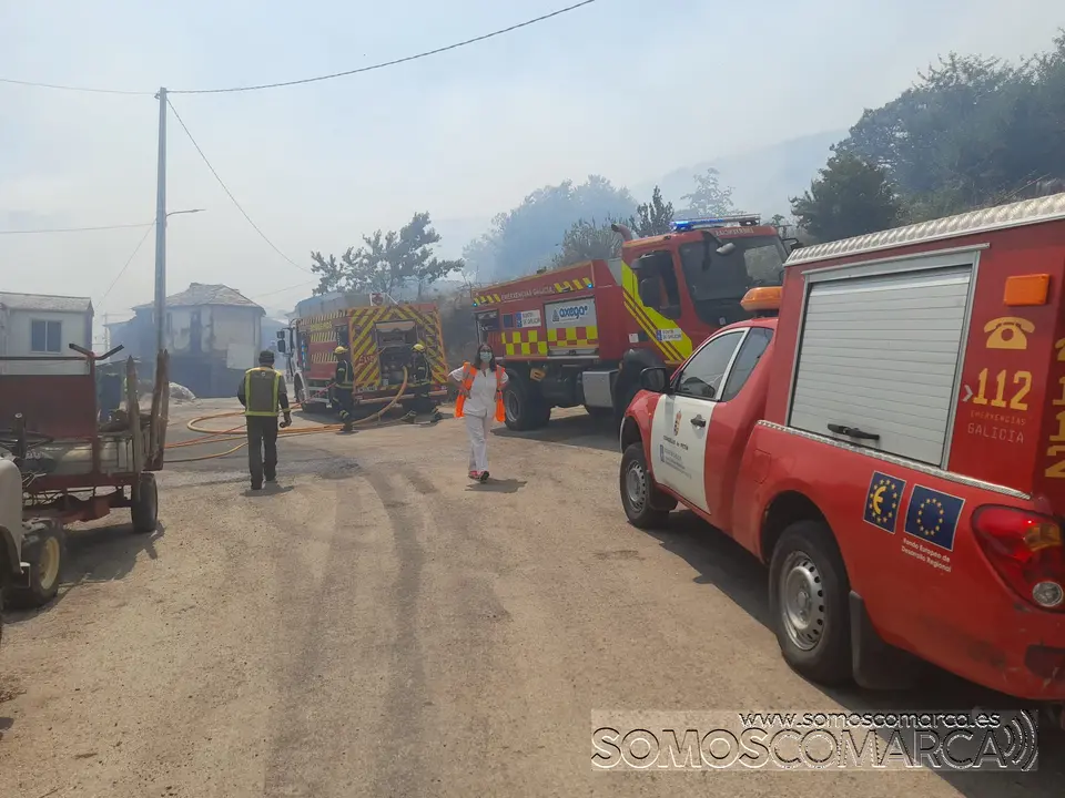 somoscomarca_fuego_incendio_candeda_carballedadevaldeorras_helicoptero_bomberos_2022-07-17 (5)