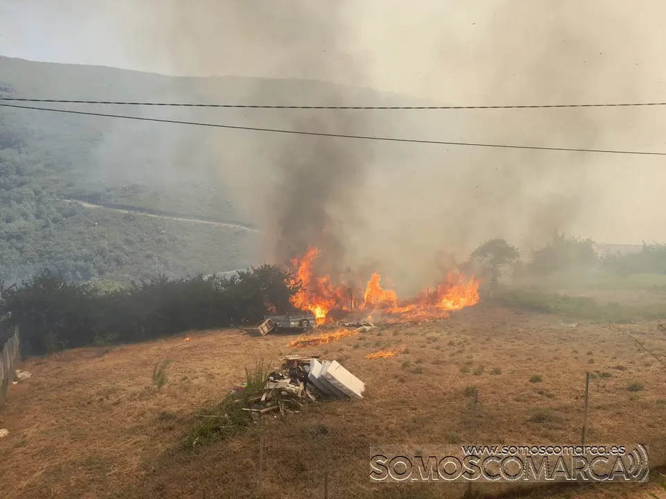 somoscomarca_fuego_incendio_candeda_carballedadevaldeorras_helicoptero_bomberos_2022-07-17 (2)