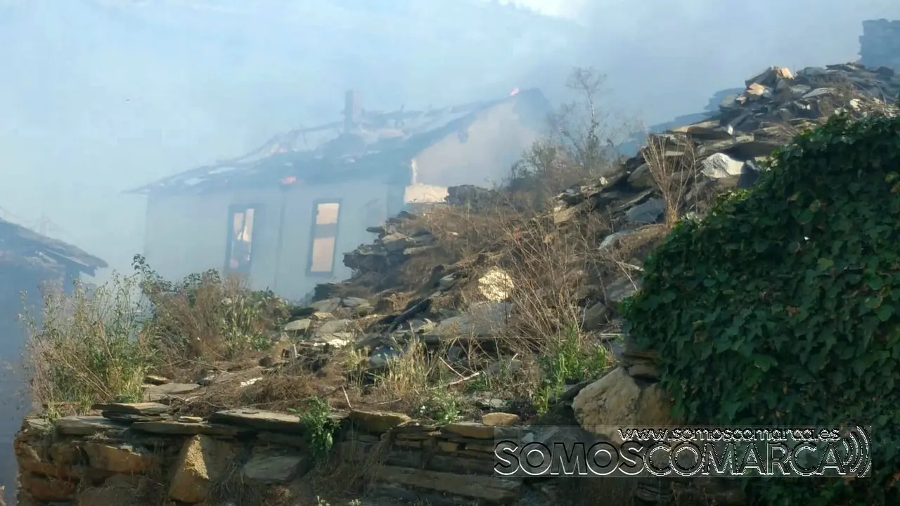 somoscomarca_fuego_incendio_Santigoso_carretera_2022-07-17 (1)
