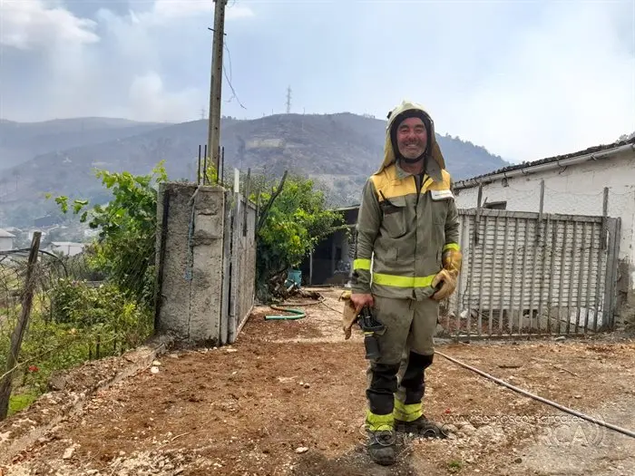 O incendio en Castro de Vilariño, Vilariño, Soulecín, Viloira, Santigoso, Candís e medios de emerxencia (24)