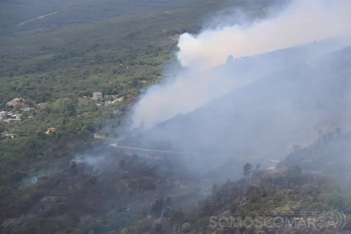 O incendio en Castro de Vilariño, Vilariño, Soulecín, Viloira, Santigoso, Candís e medios de emerxencia (28)