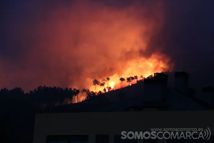 Sobradelo rodeada polo lume (10)