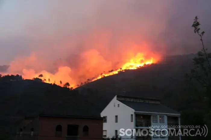 Sobradelo rodeada polo lume (11)