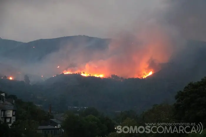 Sobradelo rodeada polo lume (16)