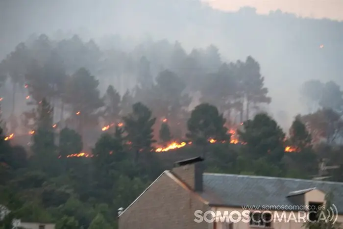 Sobradelo rodeada polo lume (17)