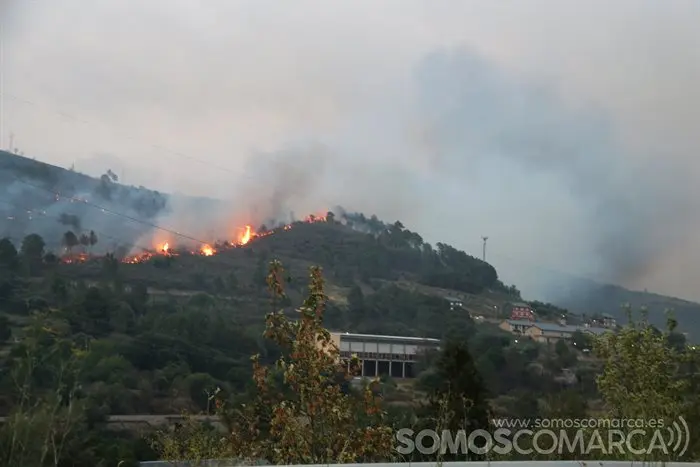 Sobradelo rodeada polo lume (21)