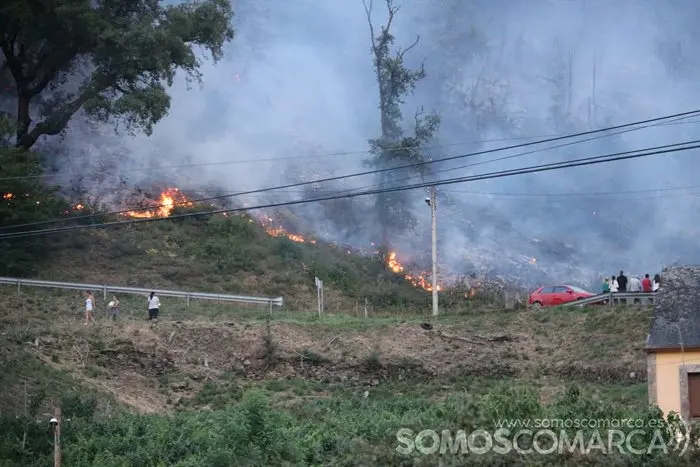 Sobradelo rodeada polo lume (23)