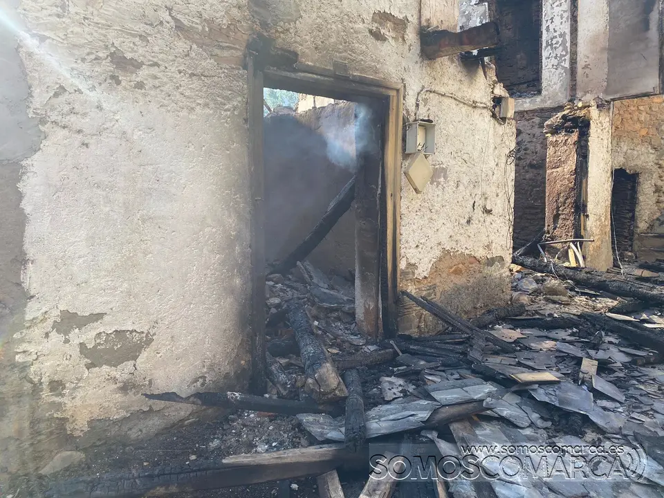 SOMOSCOMARCA_aveigadecascalla_viviendas_rubia_fuego_incendio_casas_quemado_2022-08-19 (6)