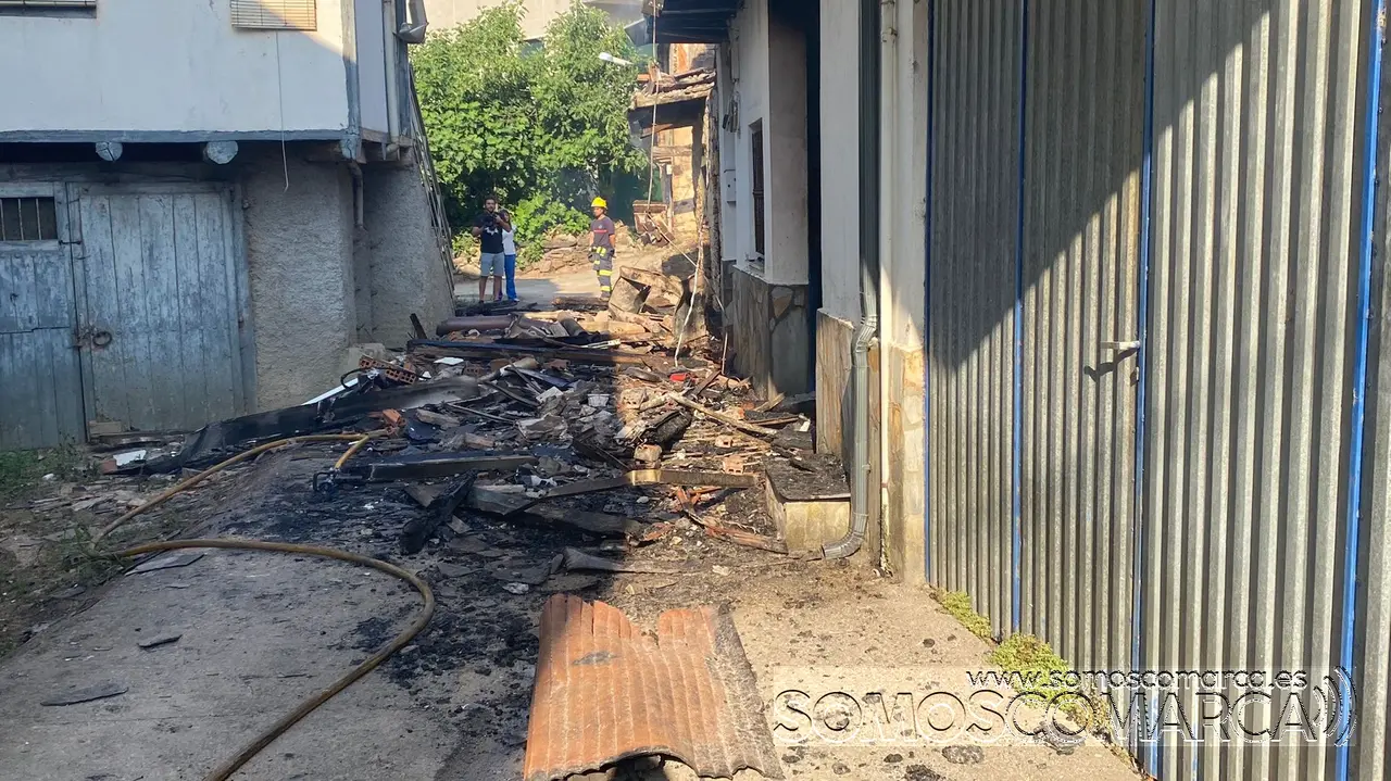 SOMOSCOMARCA_aveigadecascalla_viviendas_rubia_fuego_incendio_casas_quemado_2022-08-19 (16)