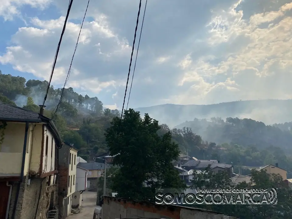 somoscomarca_fuego_robledoCarballeda_bascois_casasquemadas_2022-07-19 (3)