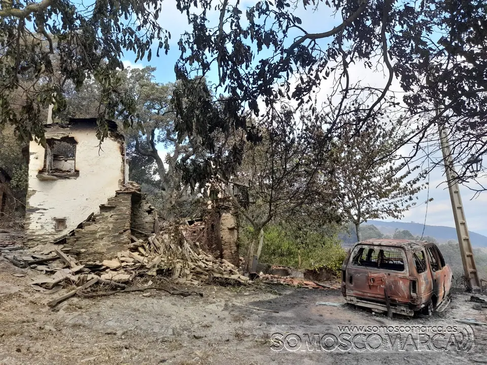 somoscomarca_fuego_robledoCarballeda_bascois_casasquemadas_2022-07-19 (17)