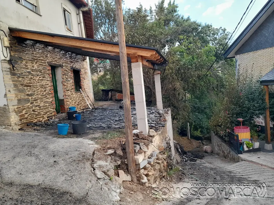 somoscomarca_fuego_robledoCarballeda_bascois_casasquemadas_2022-07-19 (27)