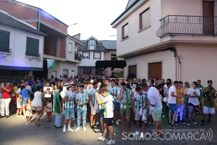 Presentación del CD Córgomo el día de Santa Marta, patrona de la localidad vilamartinesa (21)