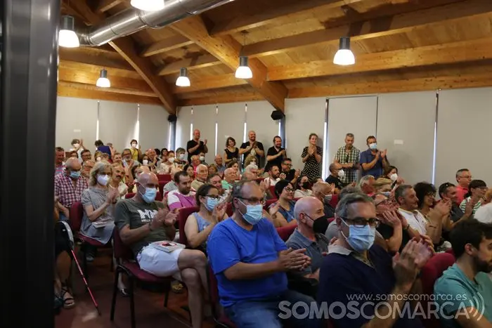 Jesús Cintora presenta su libro en el Concello de O Barco (1)
