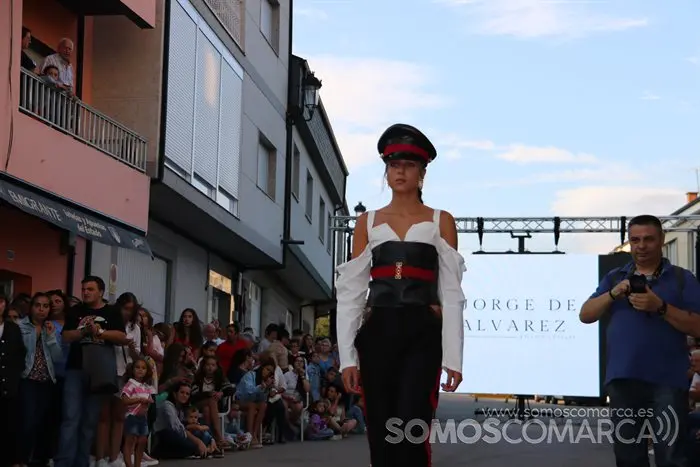 Desfile de Jorge de Álvarez en Viana (58)
