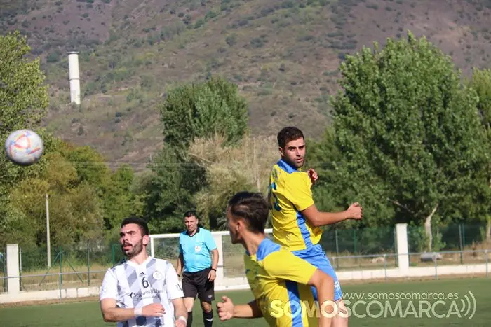El CD Rúa juega el primer partido de pretemporada 2022 (3)