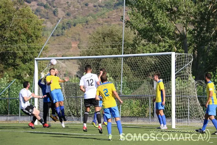 El CD Rúa juega el primer partido de pretemporada 2022 (4)
