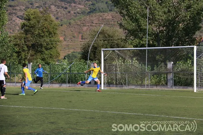 El CD Rúa juega el primer partido de pretemporada 2022 (7)
